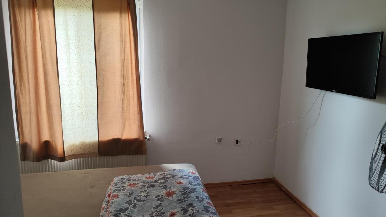 Saray Downtown Apartment Private Parking Free Wifi 塞拉耶佛 外观 照片